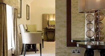 Bed & Breakfast Close House